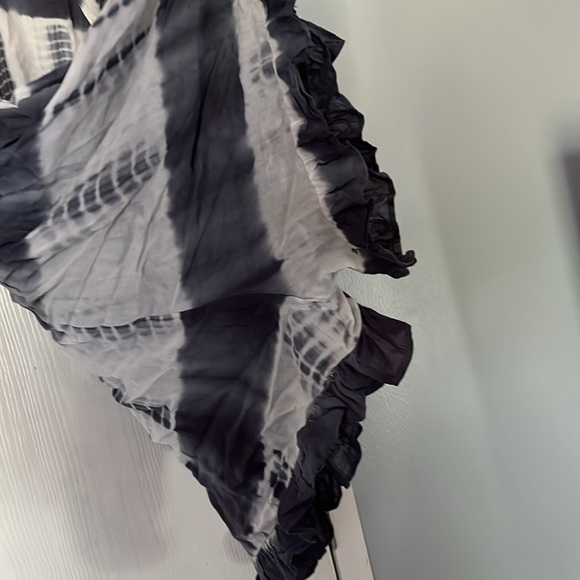 Entro Monochrome Tie-Dye Romper (Large) - Picture 5 of 7